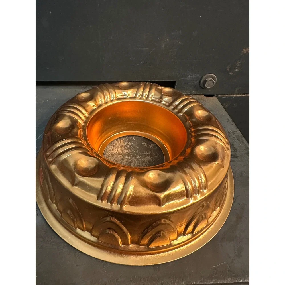 Vintage Copper Tone Aluminum‎ Bundt Cake Pan Ornate Fluted Ring Mold 8.5 Inch